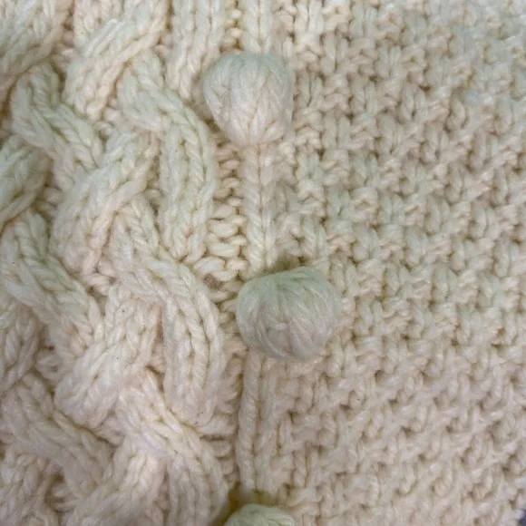 NWT American Eagle Pom Pom Baubles Cable Knit Wool Blend Knit Scarf Cream OS - Picture 4 of 7